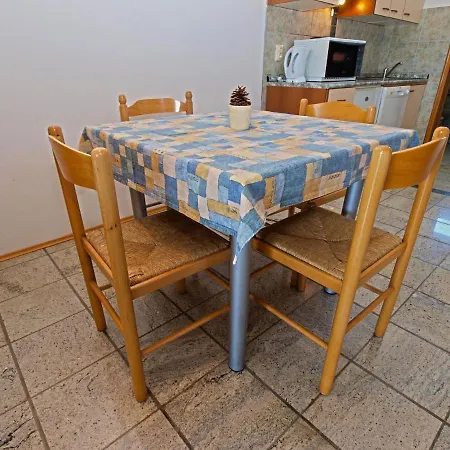 Dusko 780 Apartamento